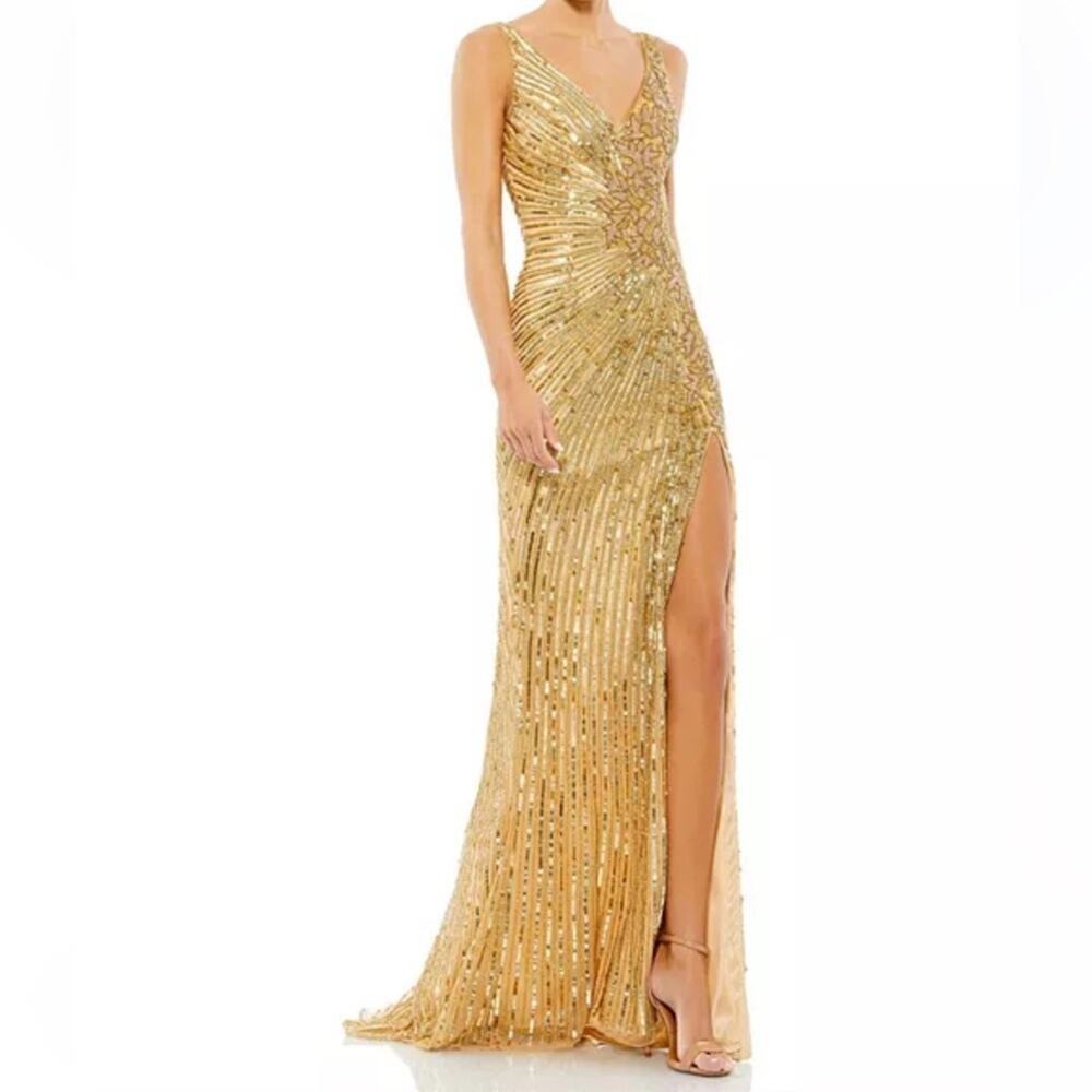Mac Duggal Beaded Floral Sleeveless Gown v neck sequin evening formal dress 10